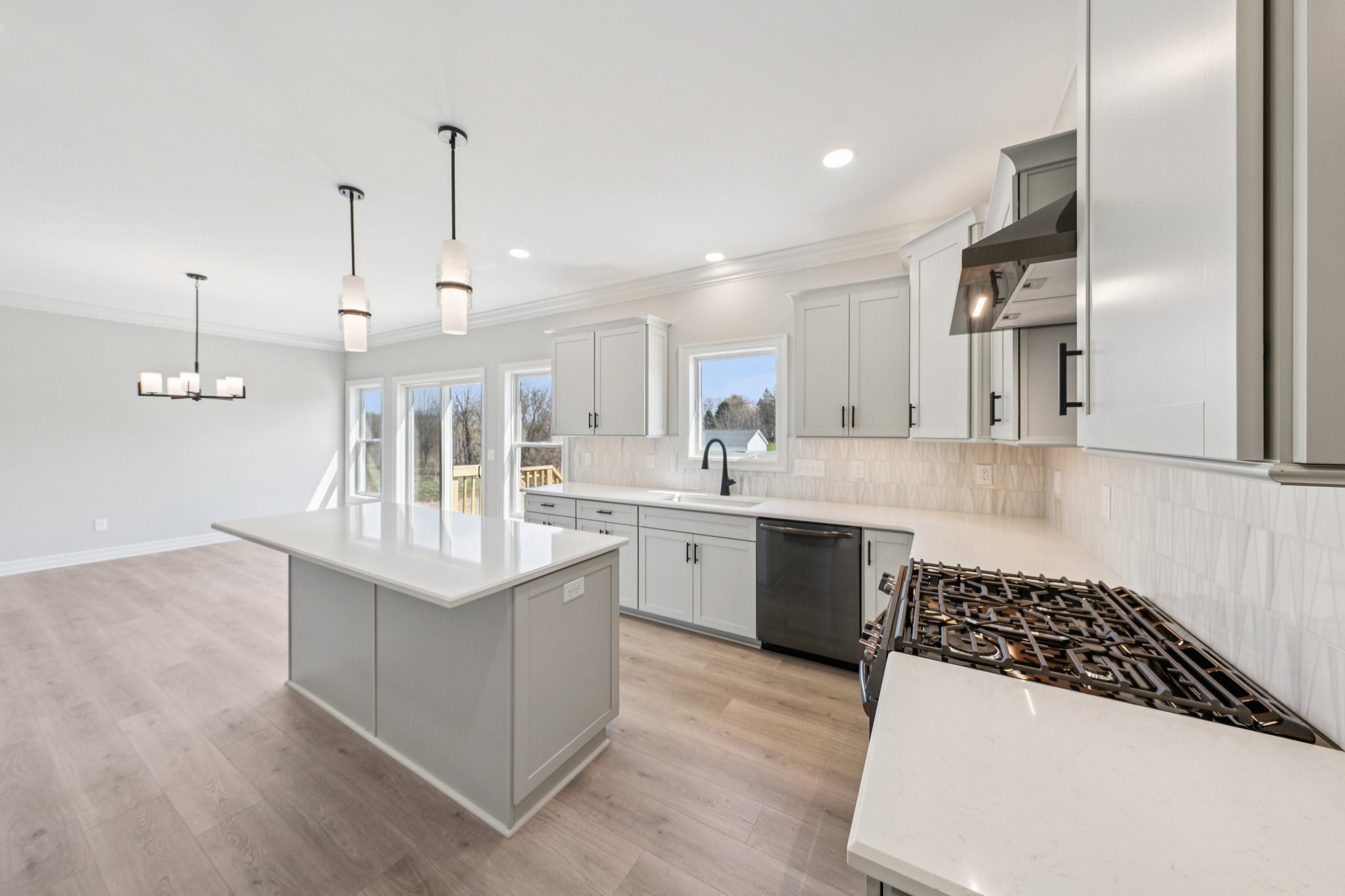 Woodhaven Dr-S1004-026.jpg