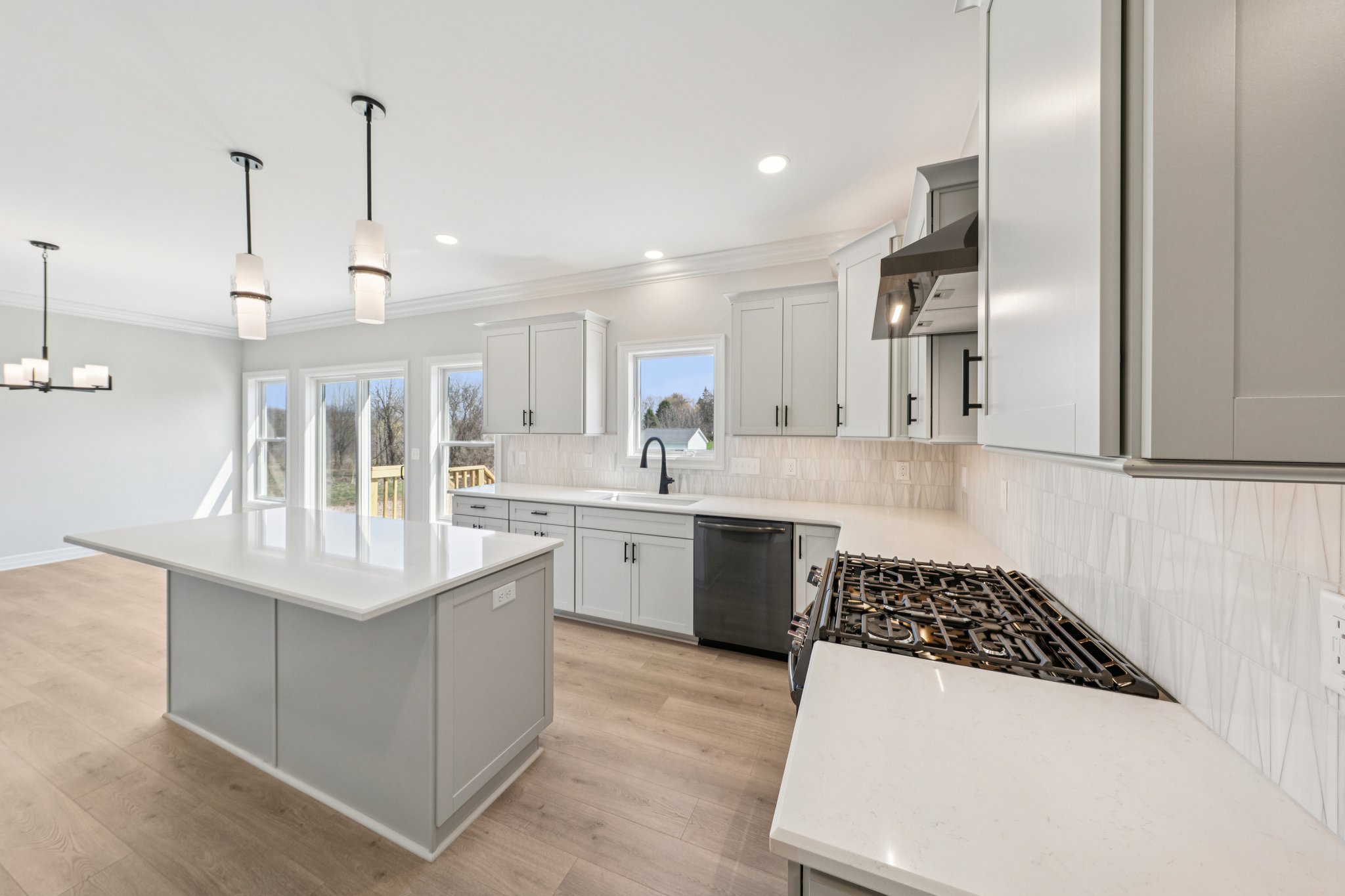 Woodhaven Dr-S1004-027.jpg