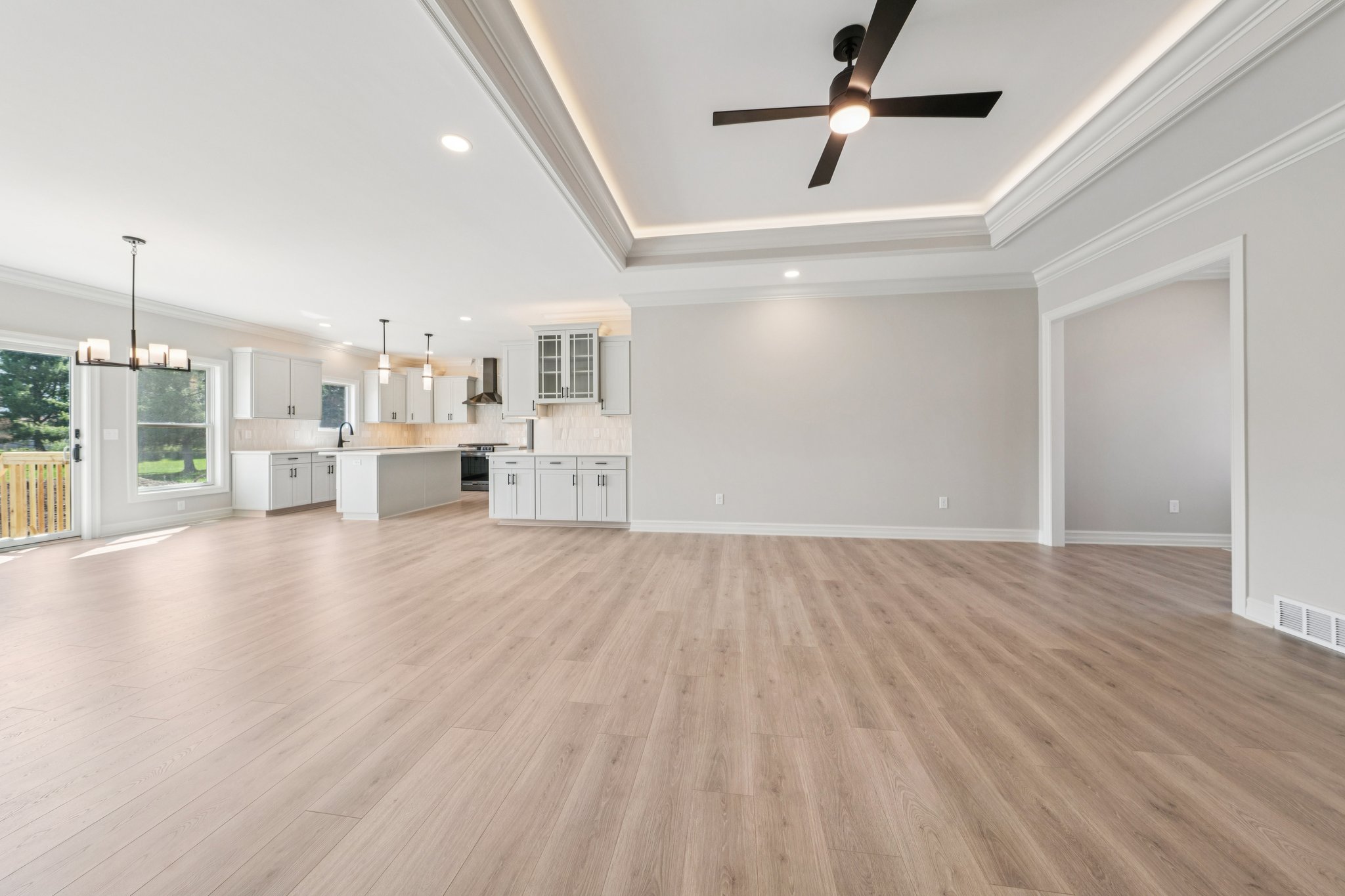 Woodhaven Dr-S1004-037.jpg