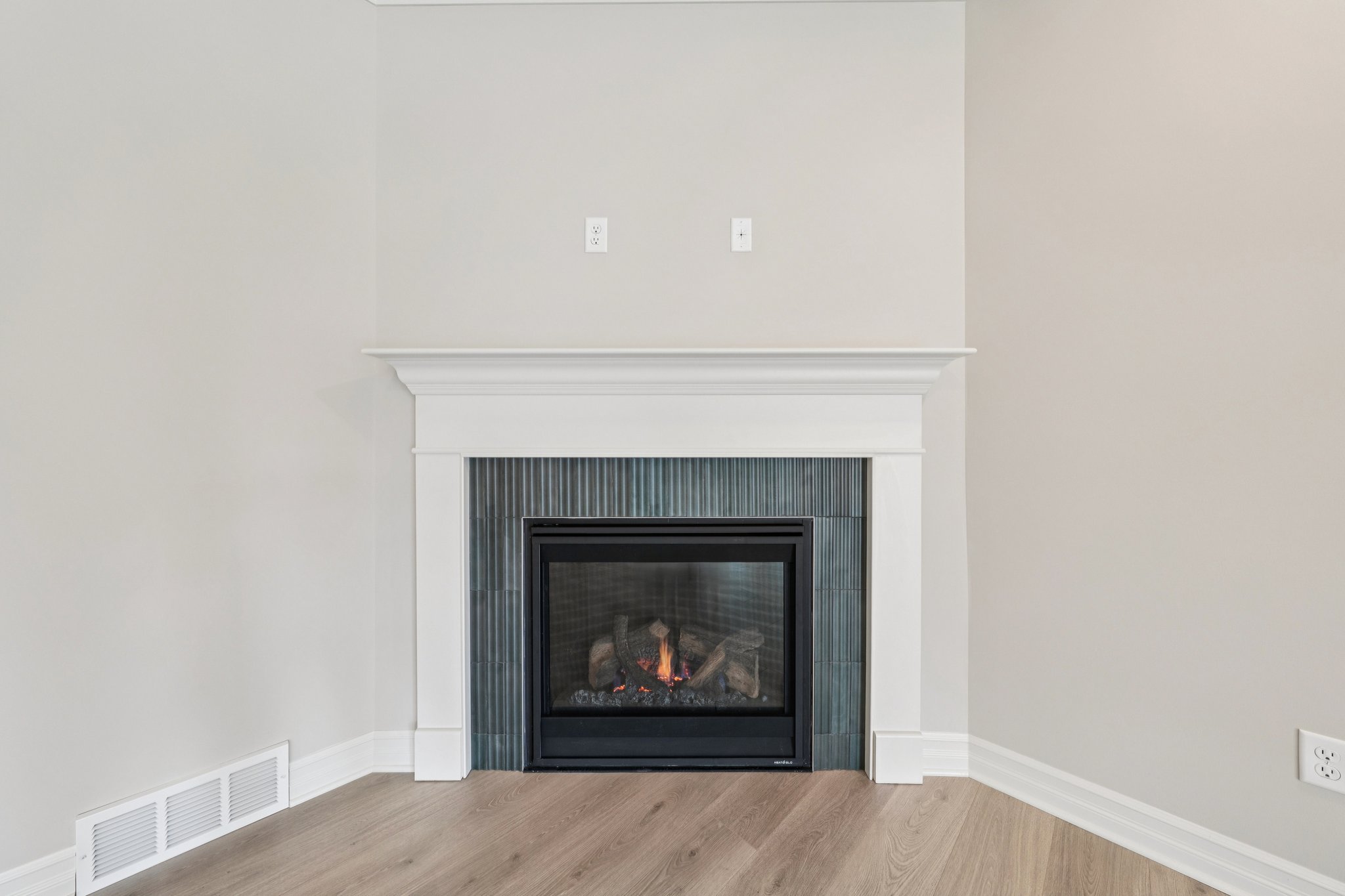 Woodhaven Dr-S1004-044.jpg