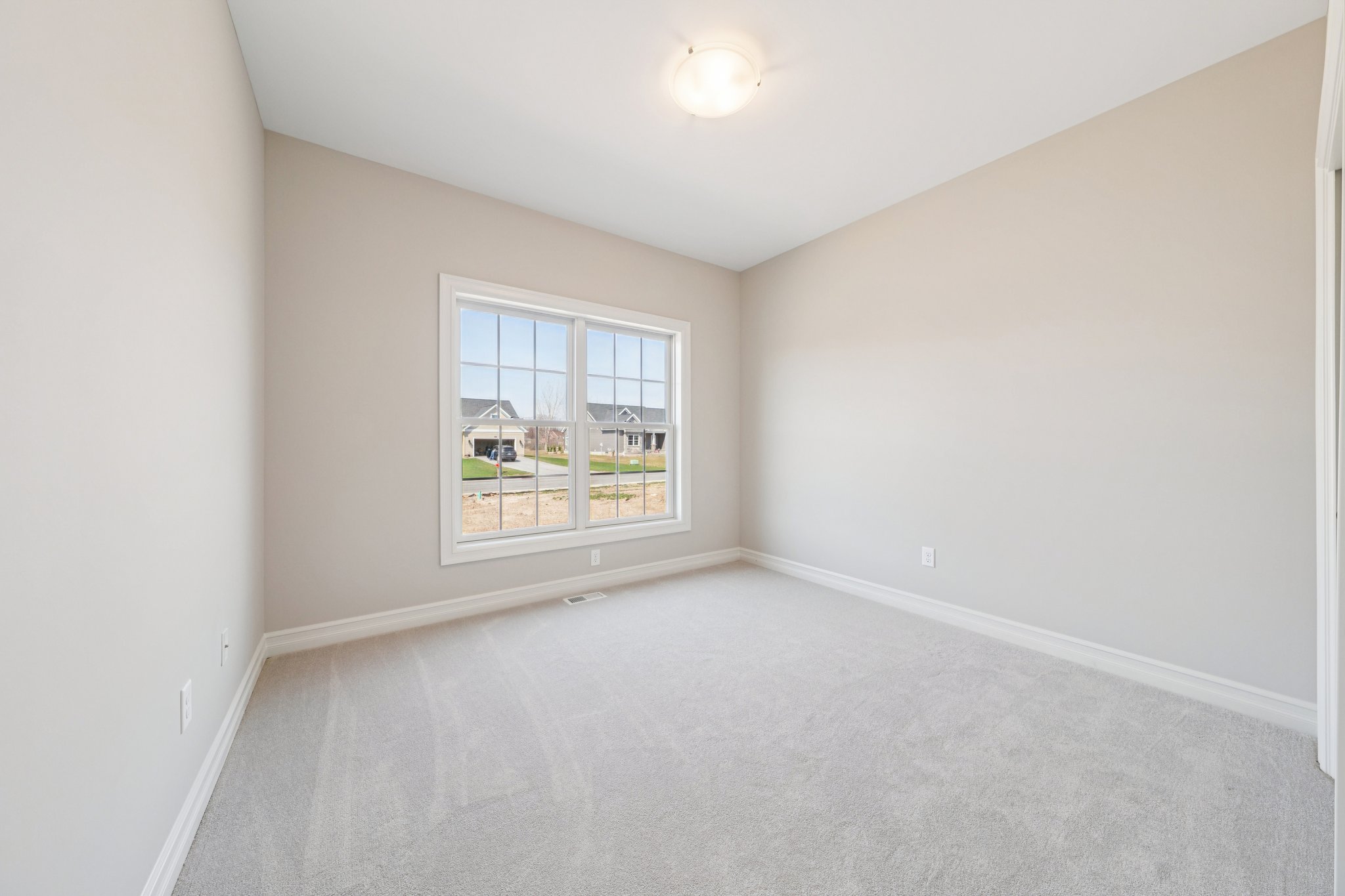 Woodhaven Dr-S1004-049.jpg