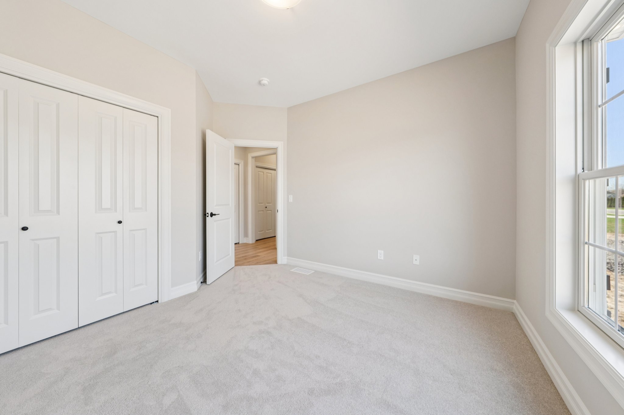 Woodhaven Dr-S1004-050.jpg