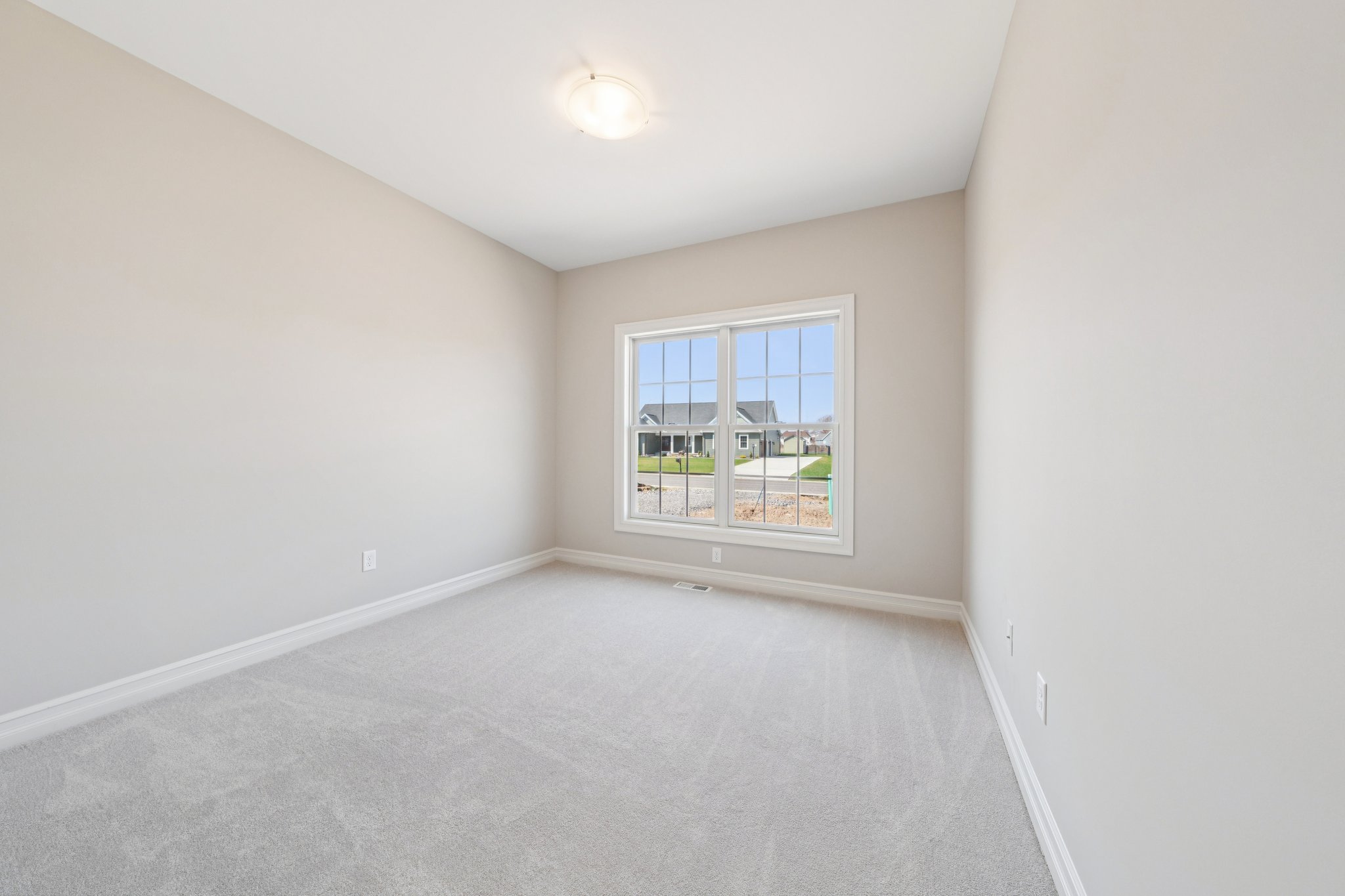 Woodhaven Dr-S1004-053.jpg