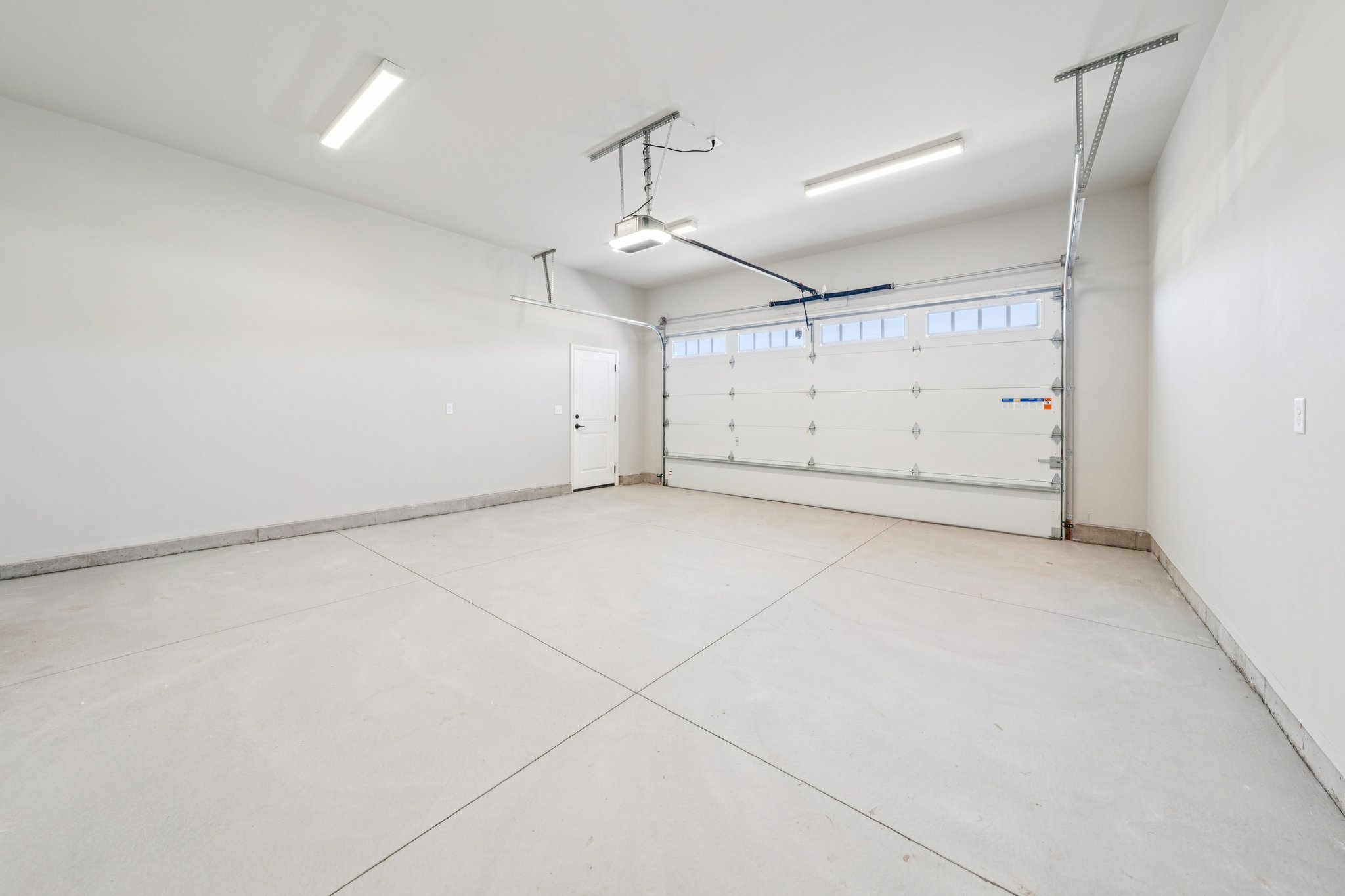 Woodhaven Dr-S1004-074.jpg