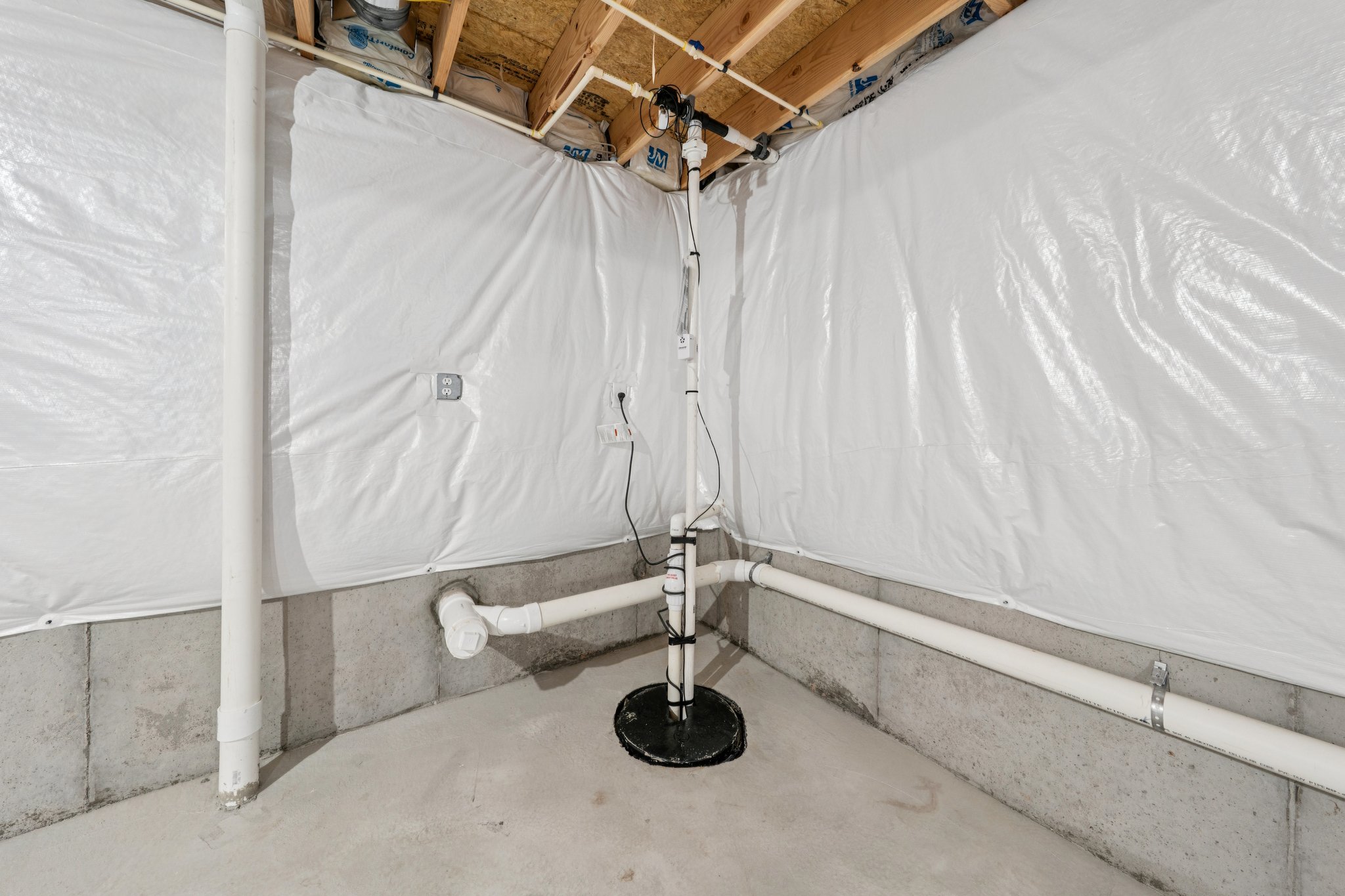 Woodhaven Dr-S1004-077.jpg