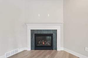 Woodhaven Dr-S1004-044.jpg