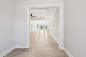 Woodhaven Dr-S1004-057.jpg