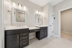 Woodhaven Dr-S1004-069.jpg