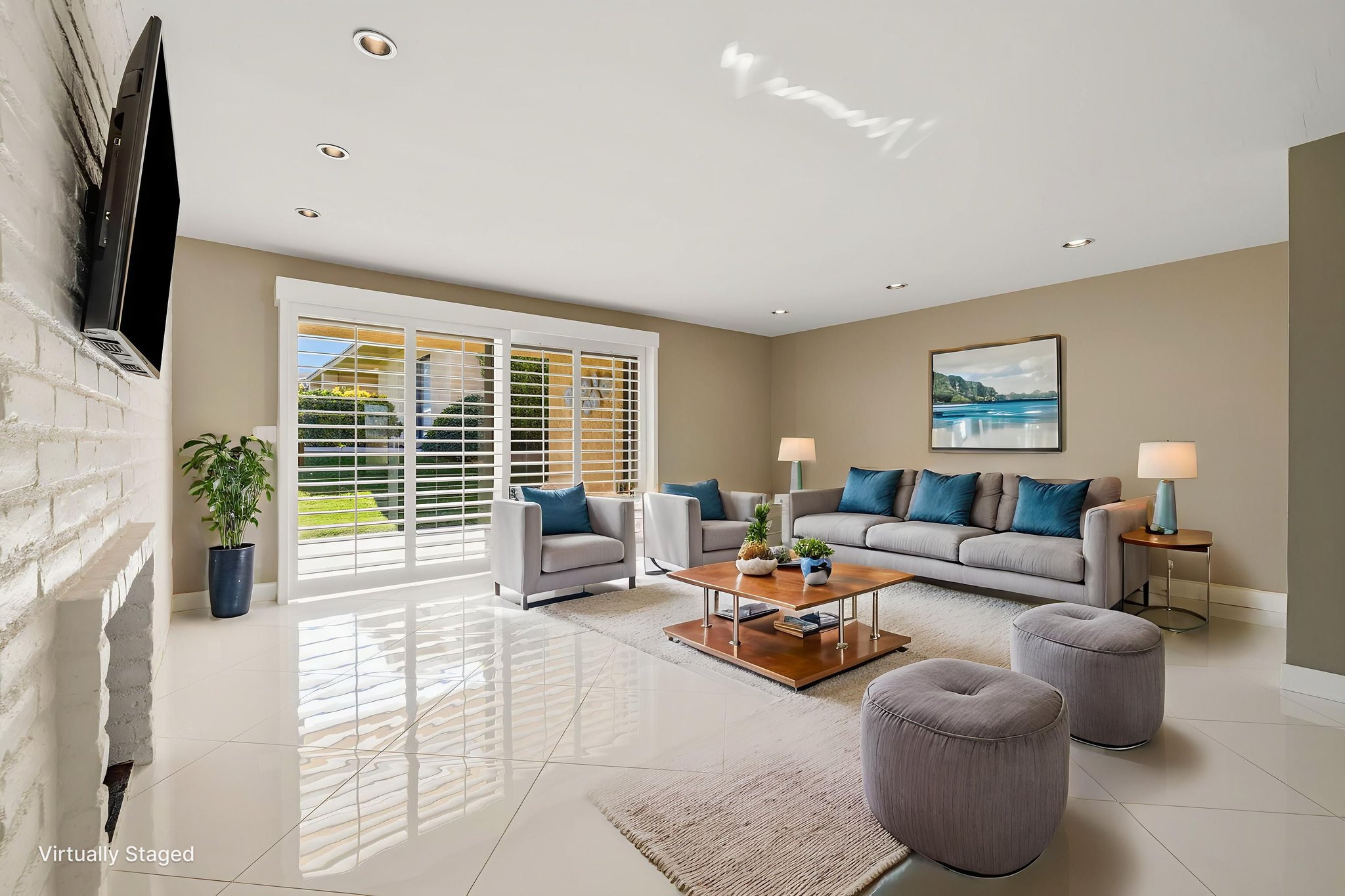 2H8A9848 virtually staged.jpeg