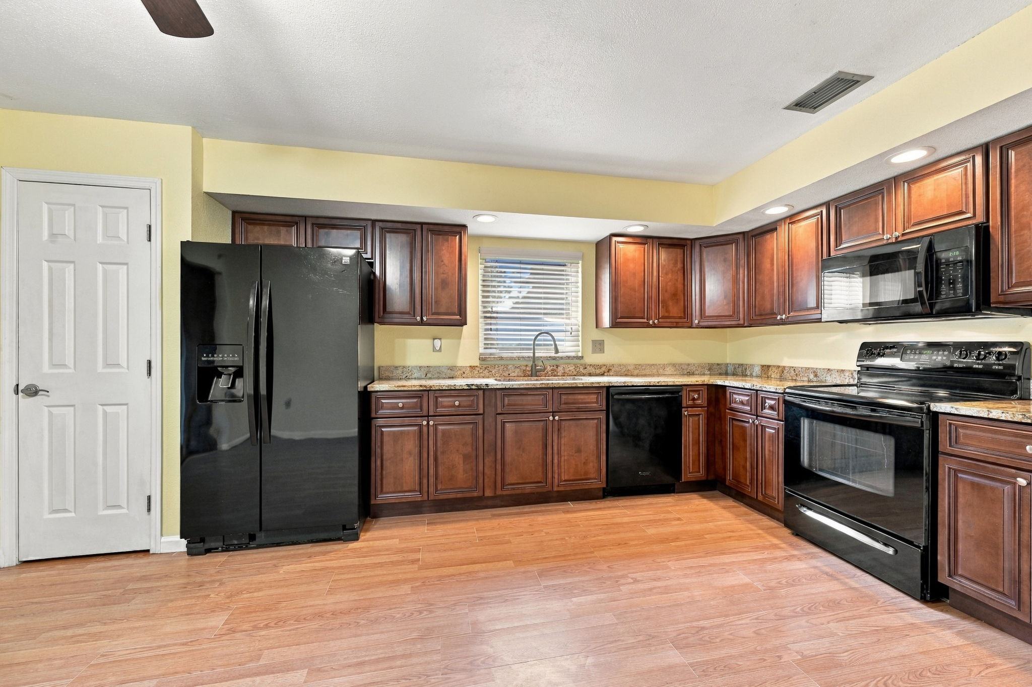 Kitchen7