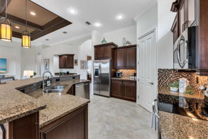 Kitchen & Walk In Pantry