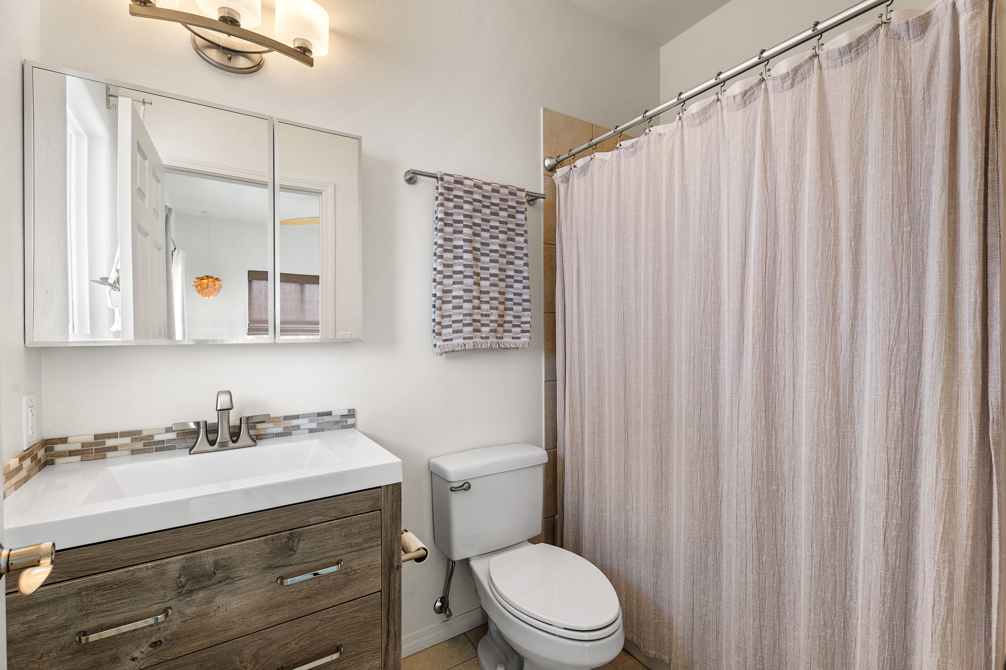 K Bathroom 1a
