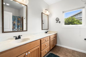 K Bathroom 1a