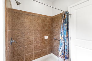 K Bathroom 1c