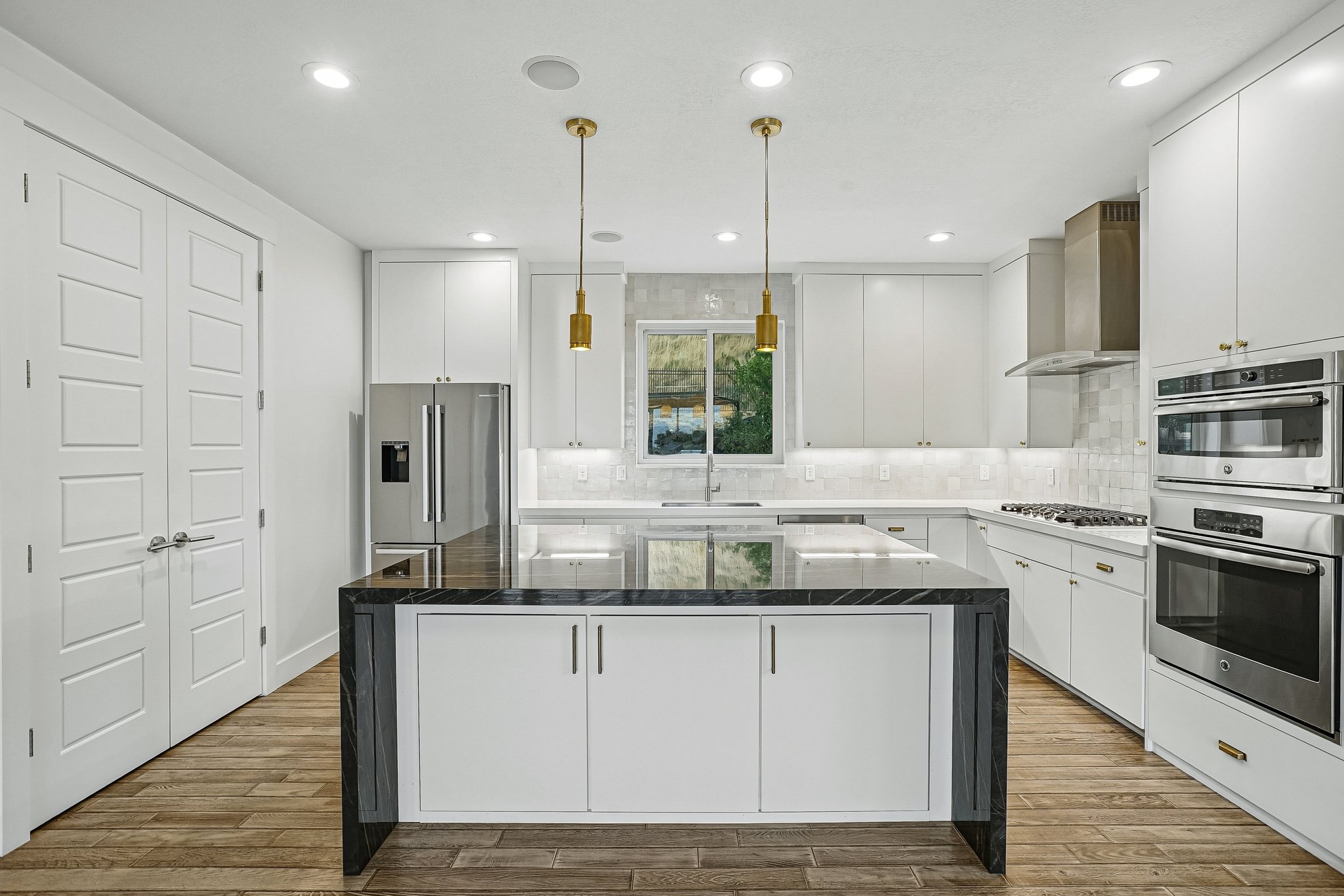 E Columbus Ct-S1408-010.jpg