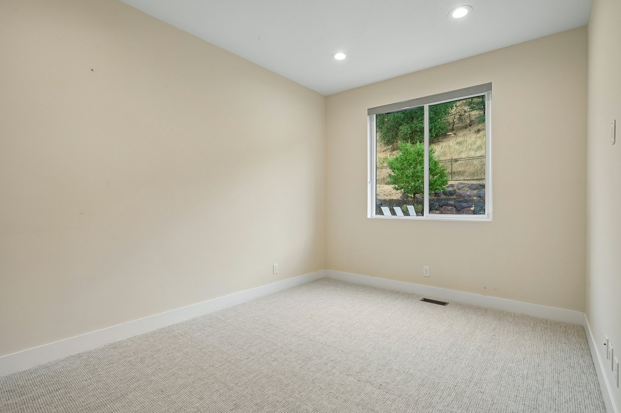 E Columbus Ct-S1408-017.jpg