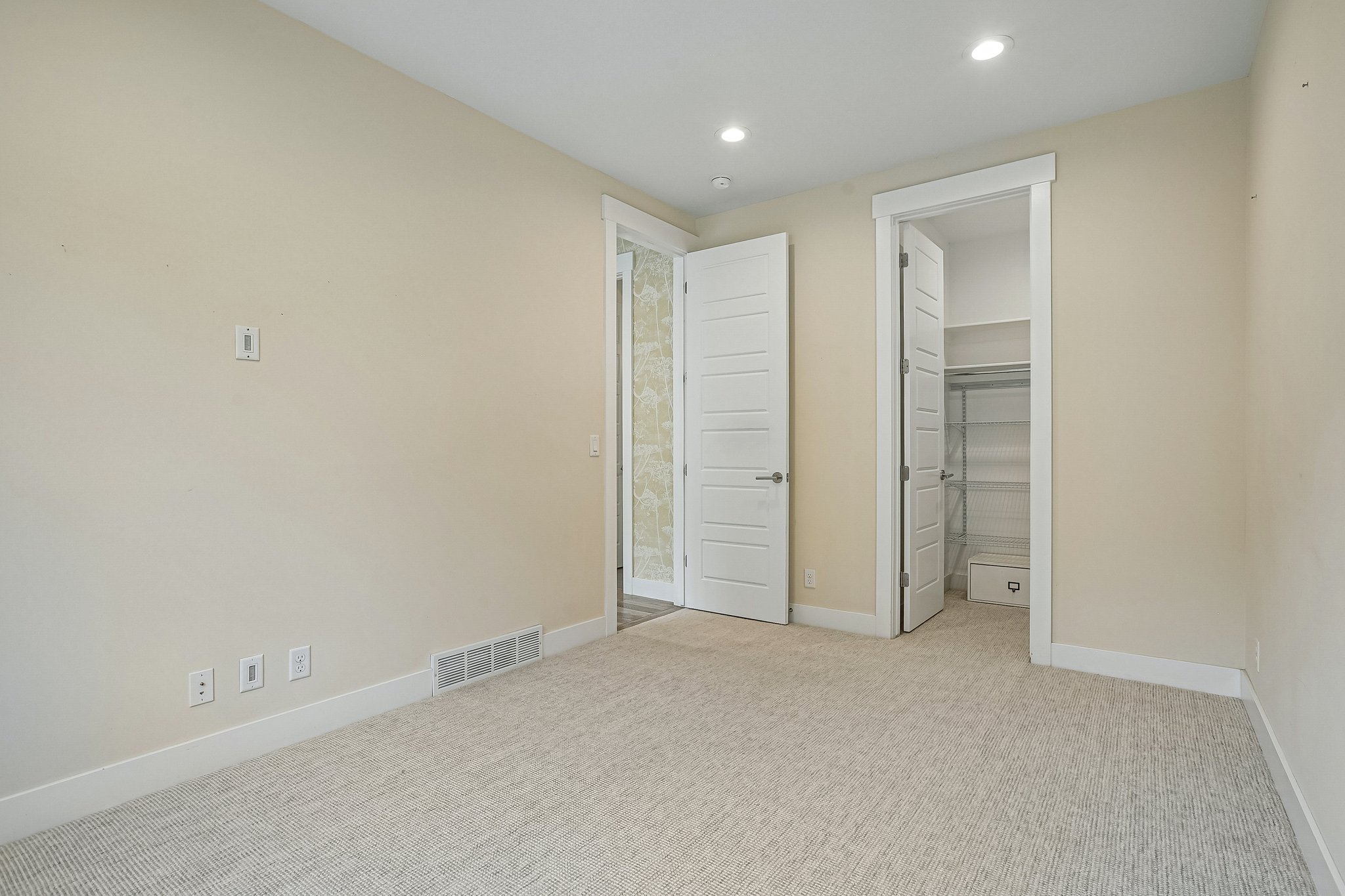 E Columbus Ct-S1408-018.jpg