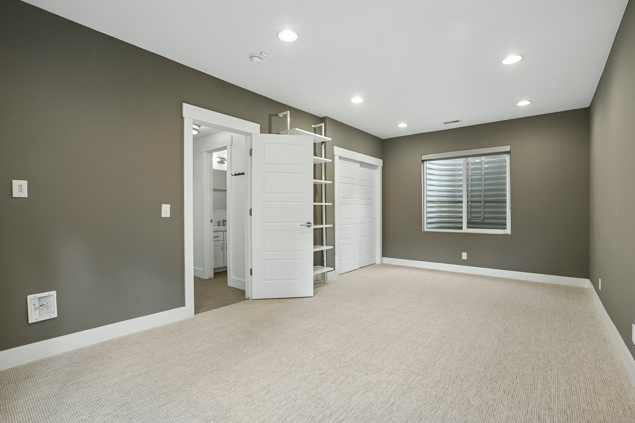 E Columbus Ct-S1408-027.jpg