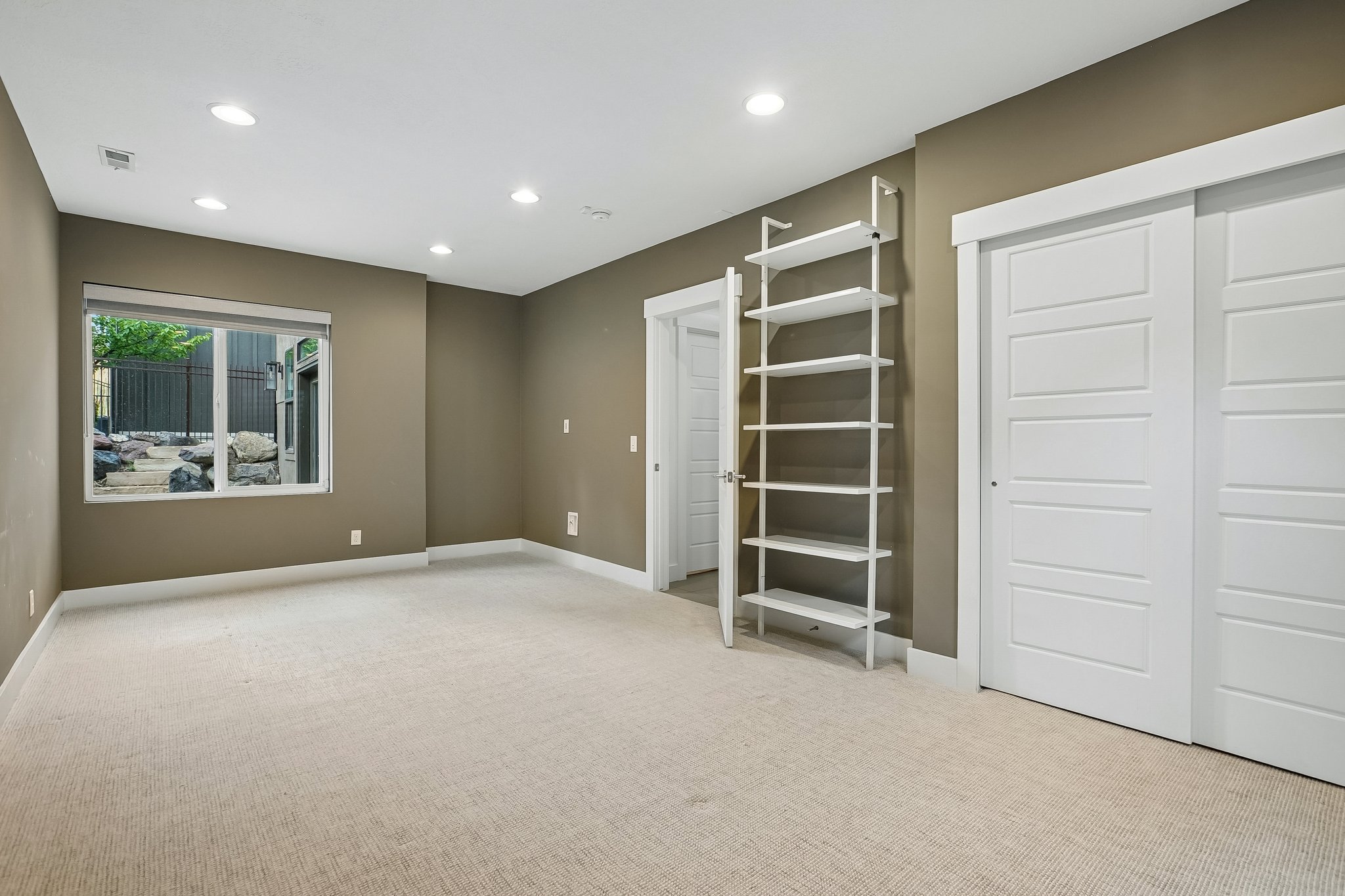 E Columbus Ct-S1408-029.jpg