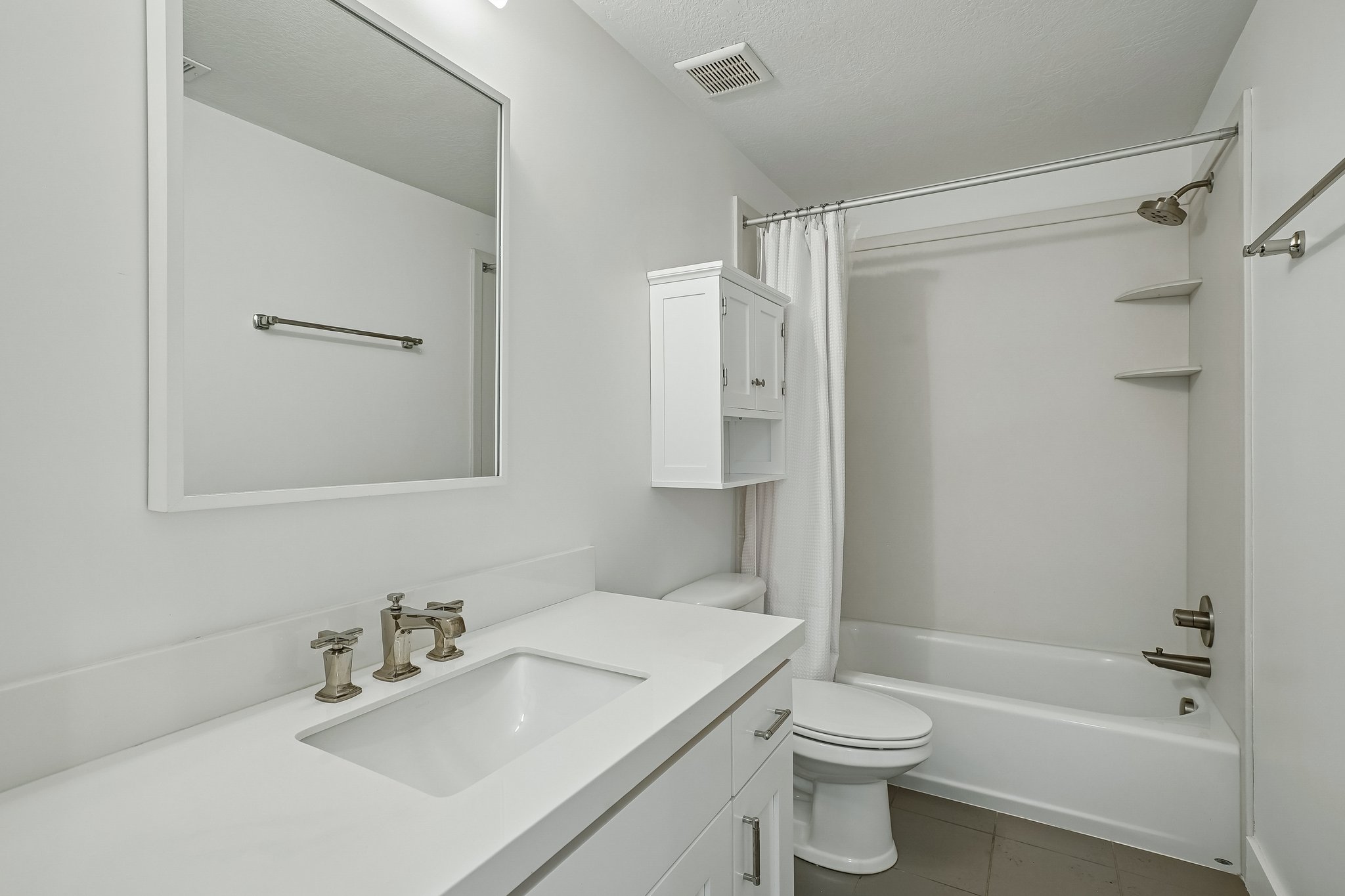 E Columbus Ct-S1408-030.jpg