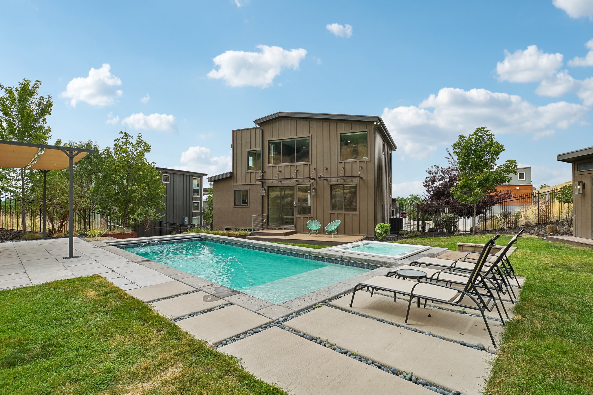 E Columbus Ct-S1408-039.jpg