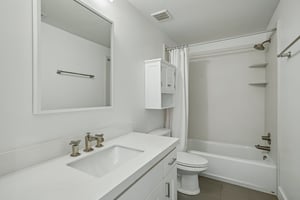 E Columbus Ct-S1408-030.jpg