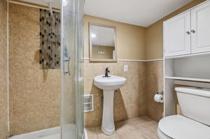 Basement full bathroom