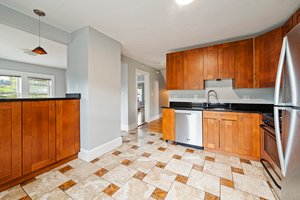 73 Highland St, Waltham, MA 02453, USA Photo 3