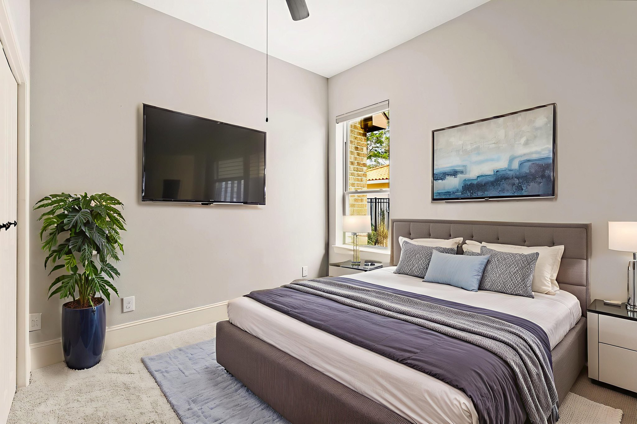 Drone Bros - 73 La Jolla Cir-09 virtually staged.jpeg