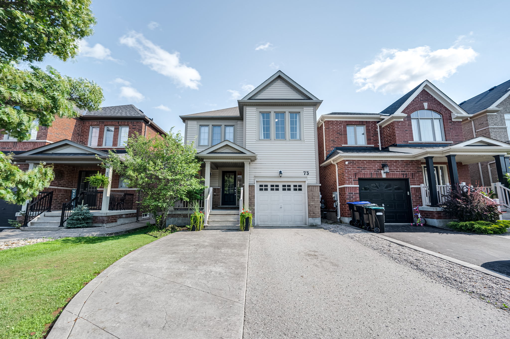 73 Liberty Cres Bradford West Gwillimbury, ON L3Z 0P5