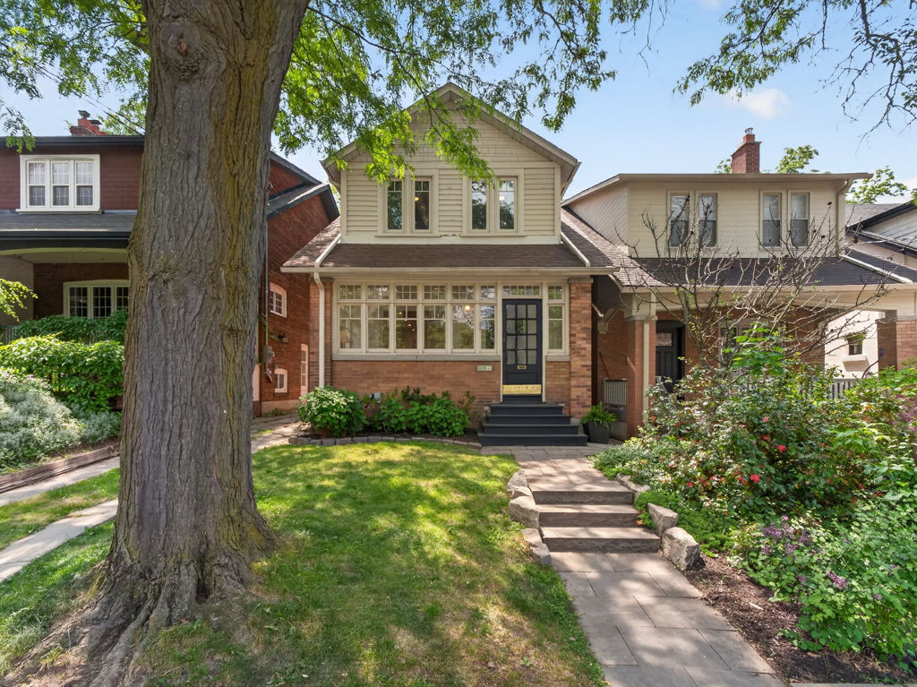 73 Manor Rd E