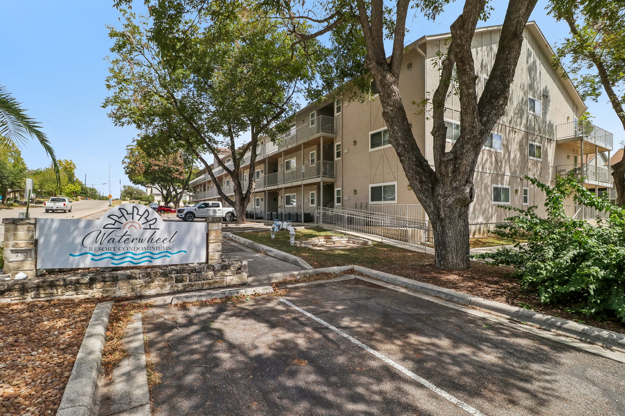 E Mather St Bldg L Unit 201-S1709-002.jpg