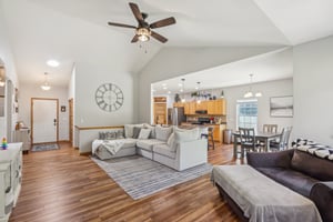 Summerset Dr-0905-009.jpg