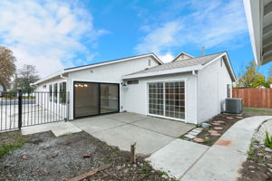 730 W Cross St Woodland CA 38