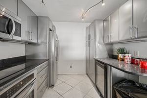 Sun Island Dr S 1602-S1007-012.jpg