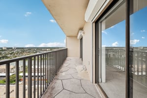 Sun Island Dr S 1602-S1007-025.jpg
