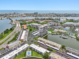 Sun Island Dr S 1602-S1007-033.jpg