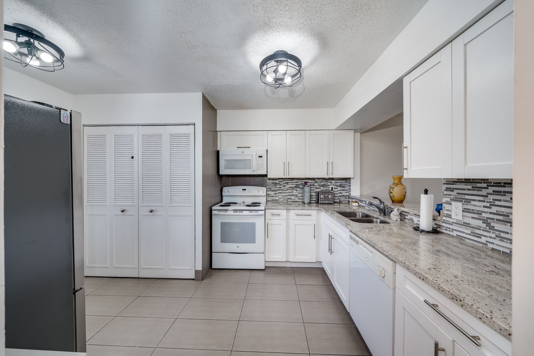 21024 NE 34th Ct, Aventura, FL 33180, USA Photo 7