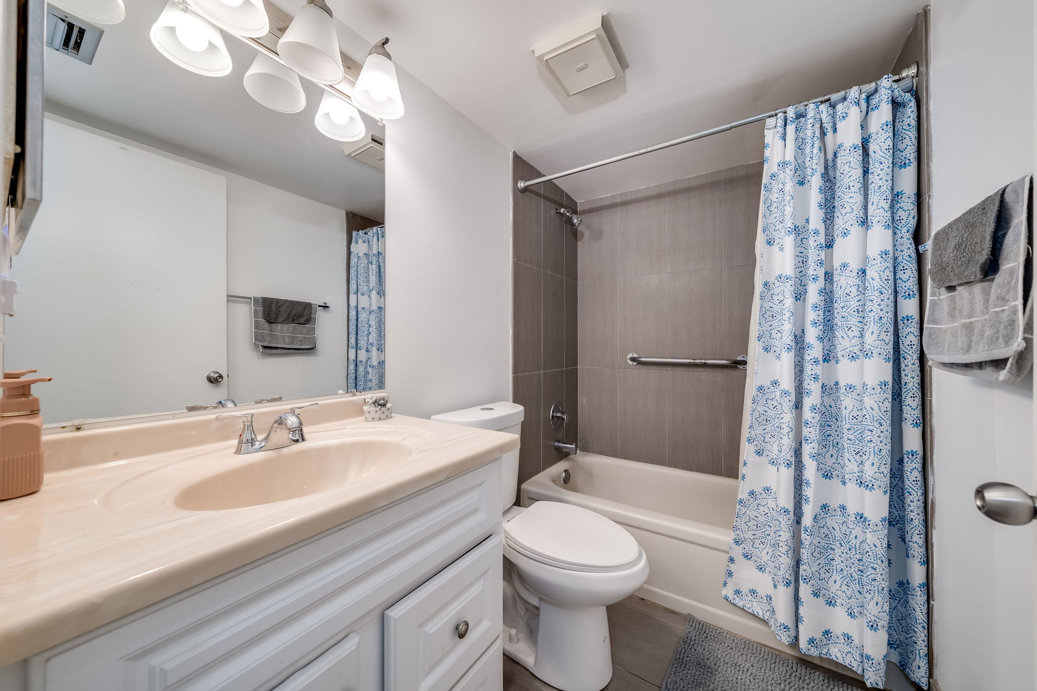 21024 NE 34th Ct, Aventura, FL 33180, USA Photo 24