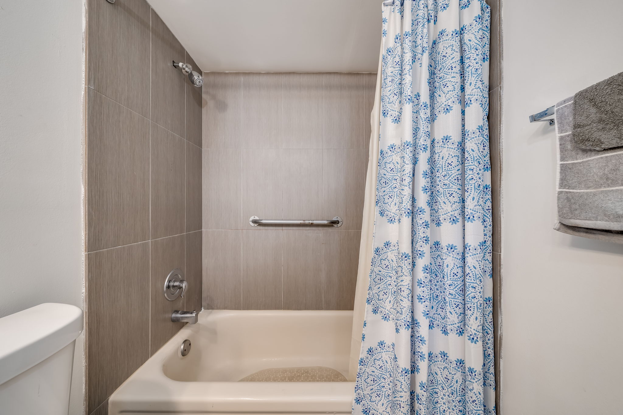 21024 NE 34th Ct, Aventura, FL 33180, USA Photo 26