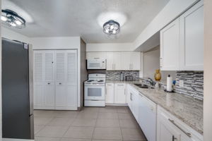 21024 NE 34th Ct, Aventura, FL 33180, USA Photo 6