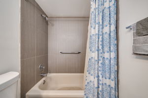 21024 NE 34th Ct, Aventura, FL 33180, USA Photo 25