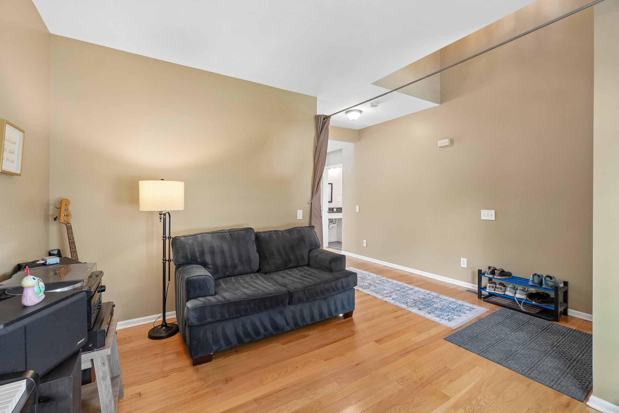 Warwick Dr-S2506-013.jpg