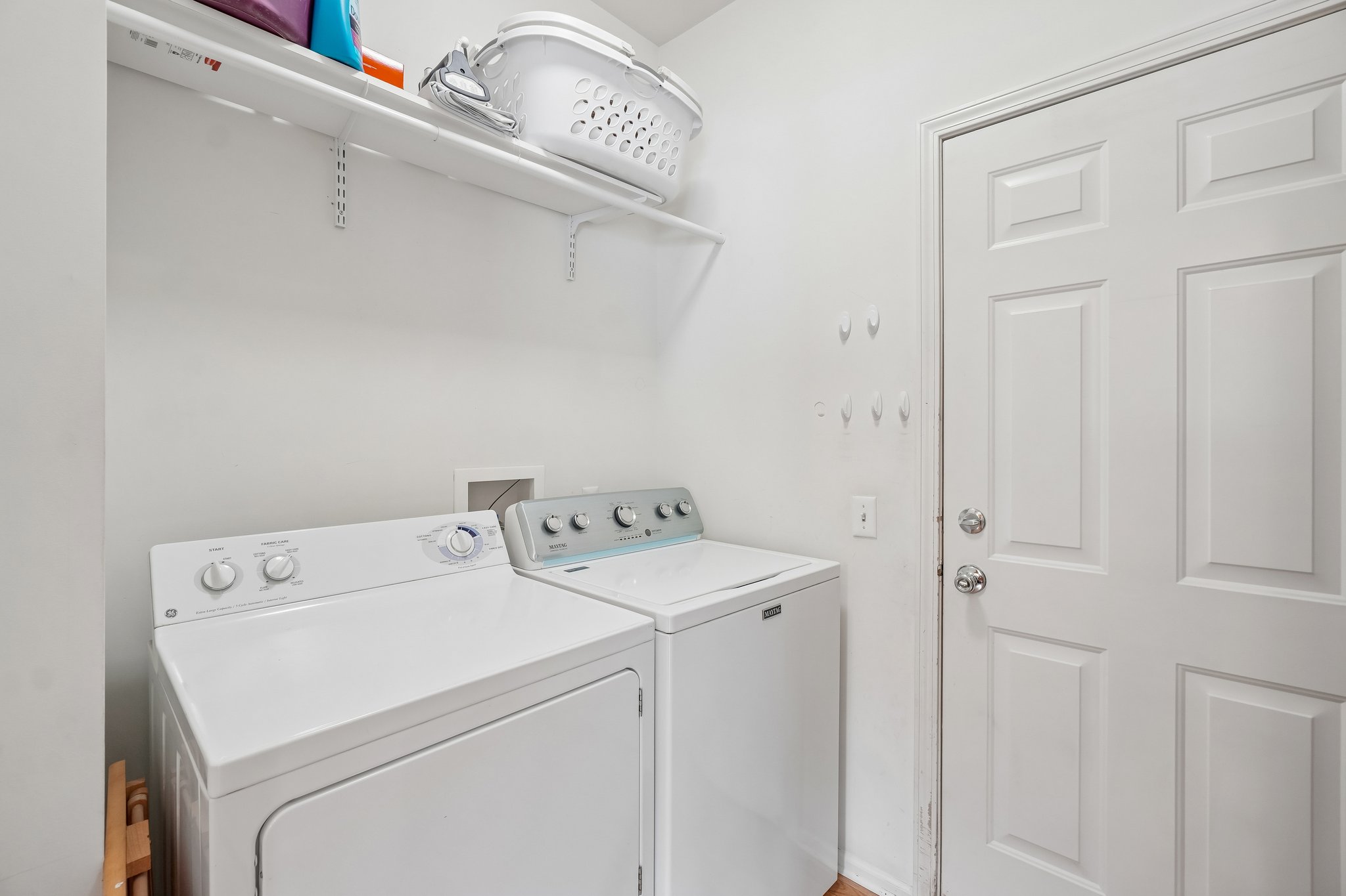 Warwick Dr-S2506-015.jpg
