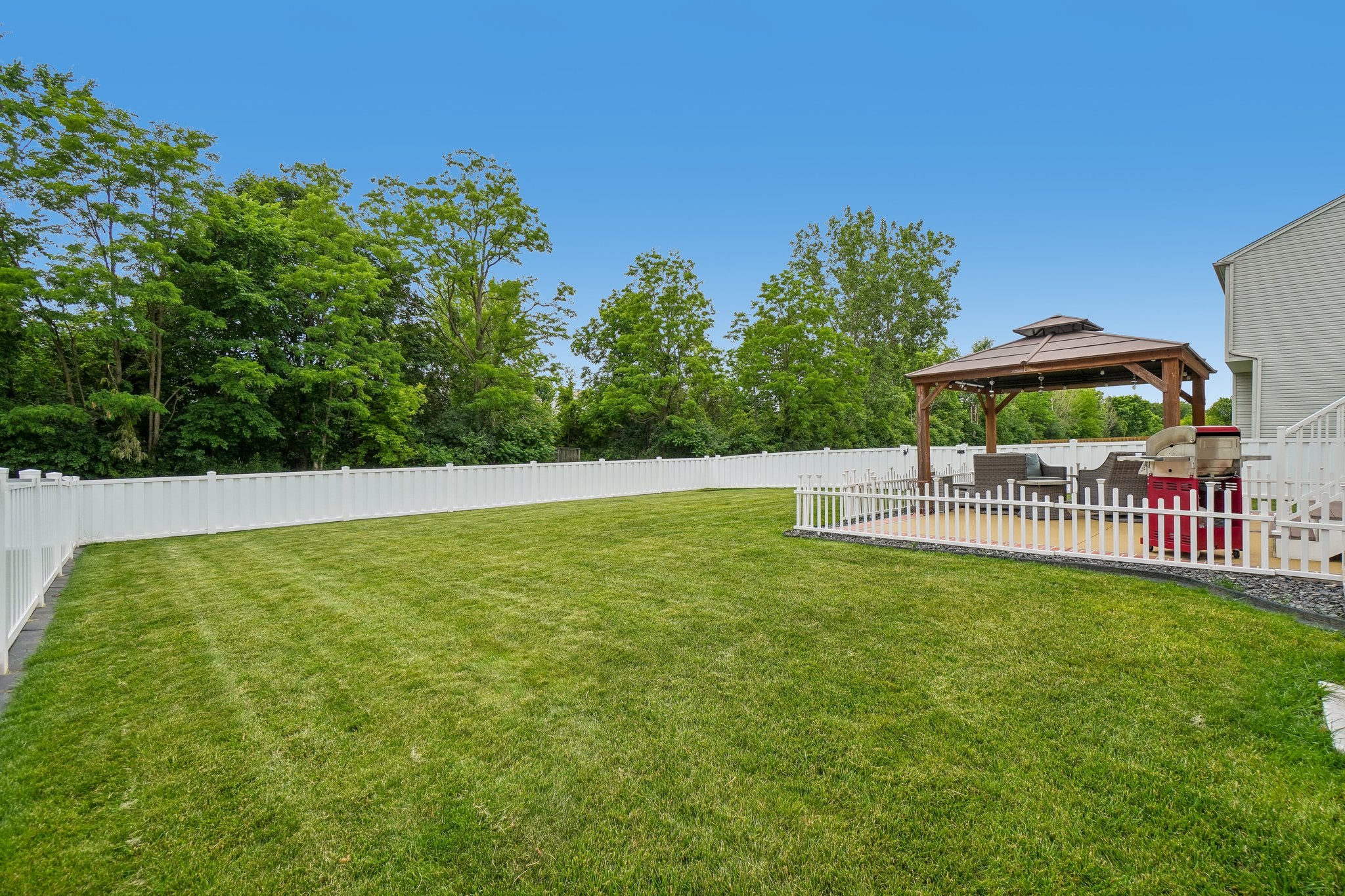 Warwick Dr-S2506-034.jpg