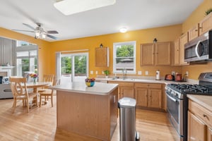 Warwick Dr-S2506-009.jpg