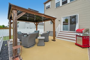 Warwick Dr-S2506-030.jpg