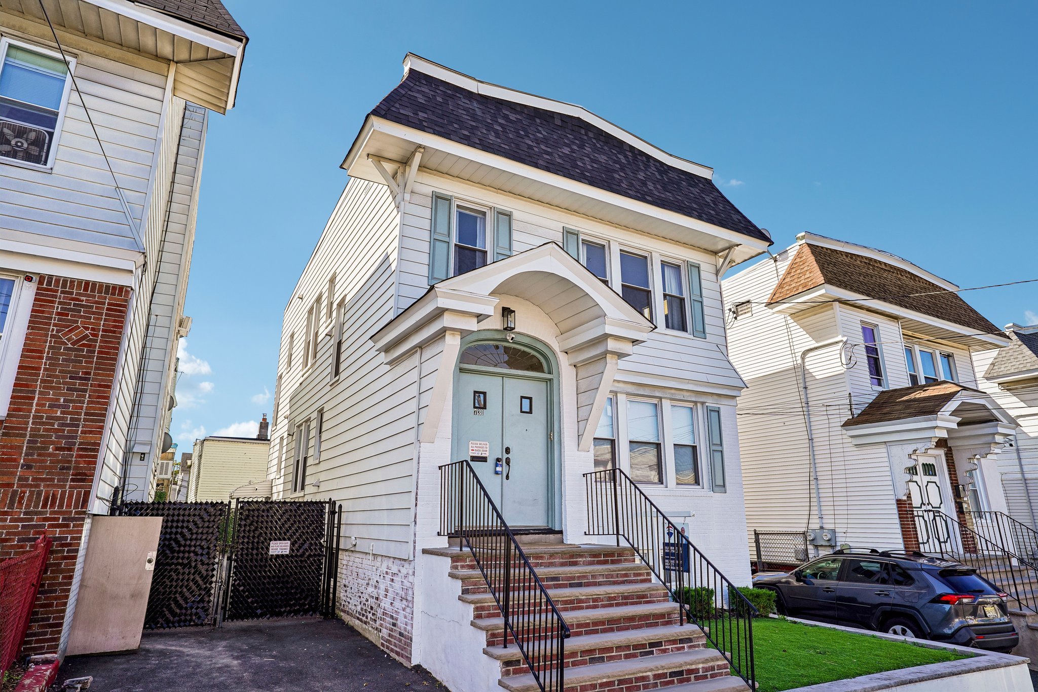 18th Ave 2-S1010-003.jpg