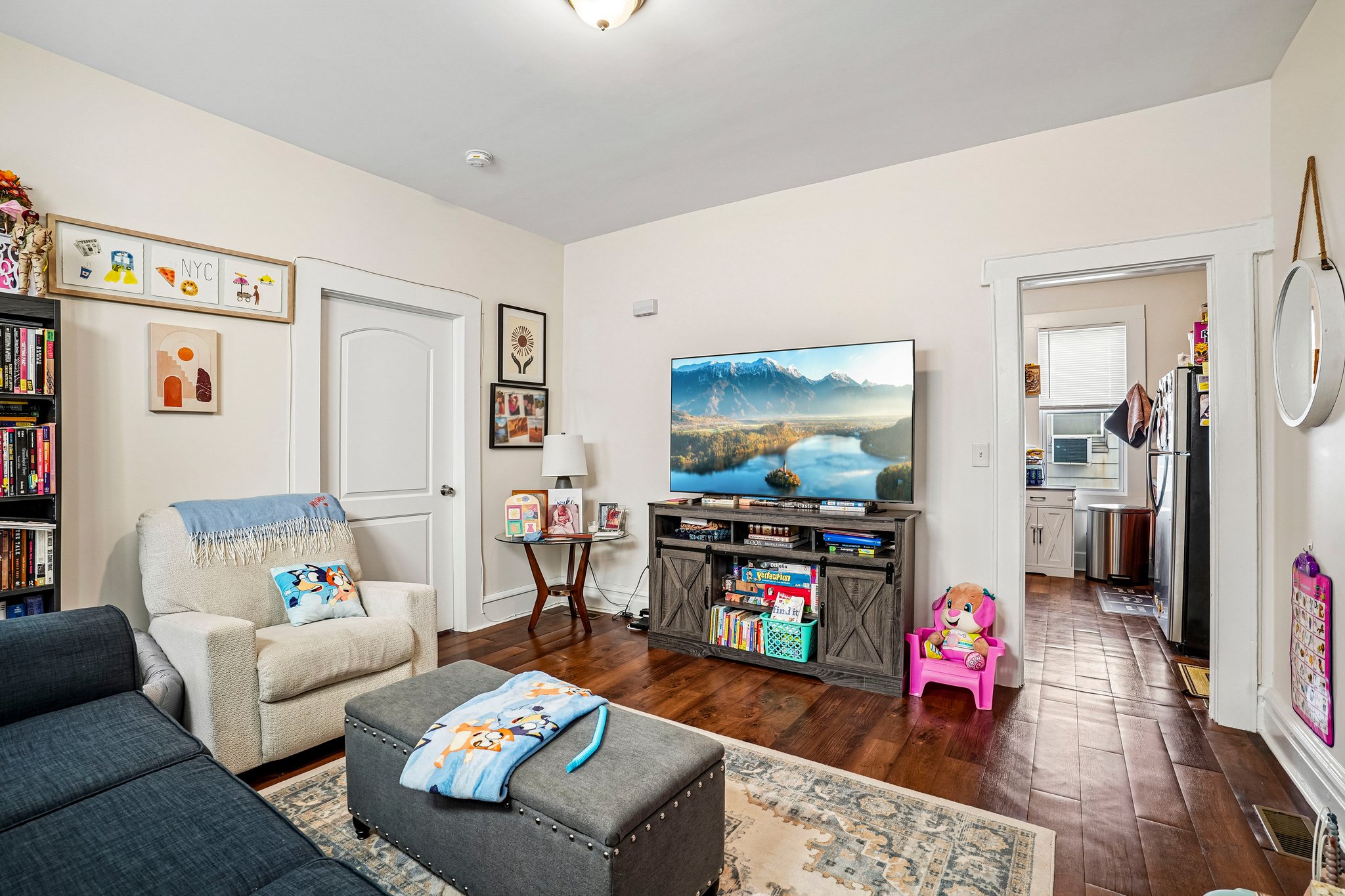 18th Ave 2-S1010-006.jpg