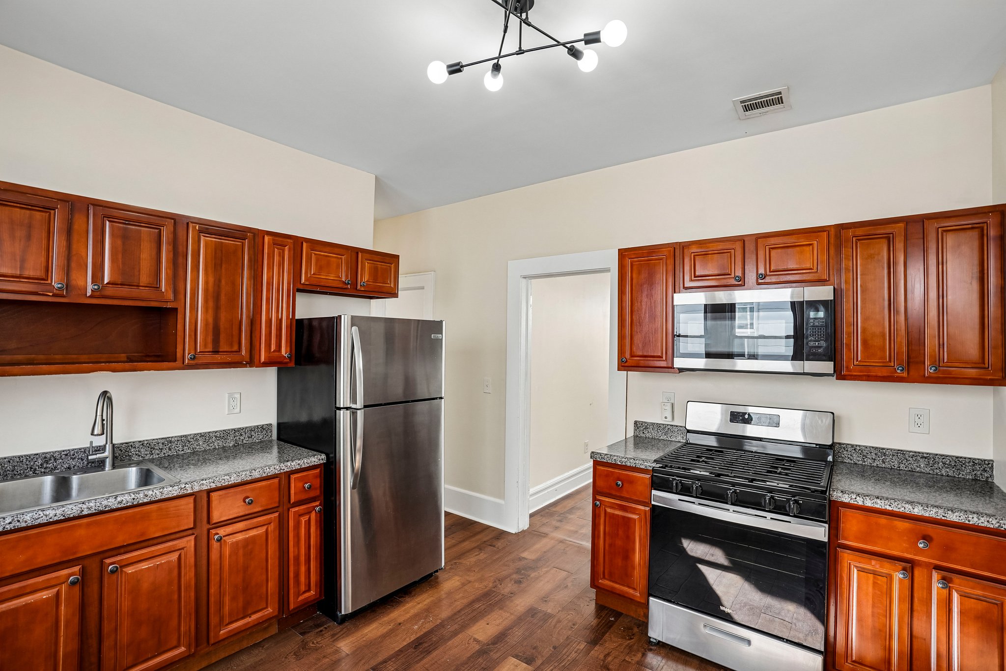 18th Ave 2-S1010-009.jpg